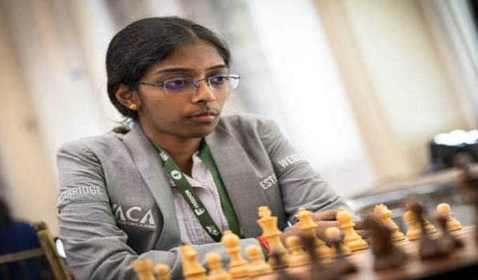 Vaishali bags bronze in 2024 World Blitz Championship Women's section